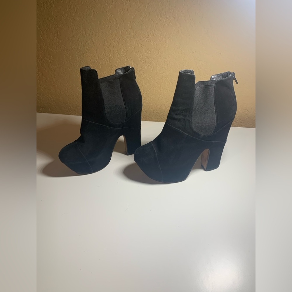 Women’s Black Suede Mi Piaci Ankle Boots